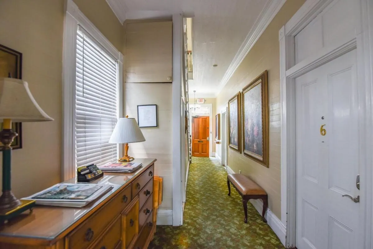 Curry House - Pool, King Bed & Balcony! Room 7 Key West Värdshus