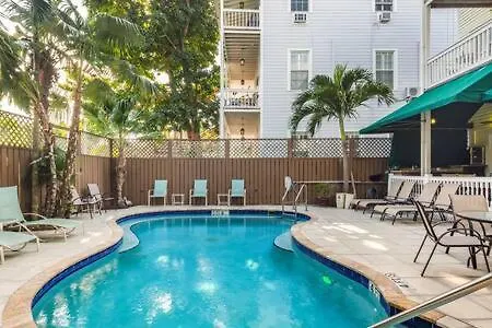 Curry House - Pool, King Bed & Balcony! Room 7 Key West